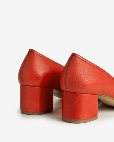 moustakis coral leather slippers