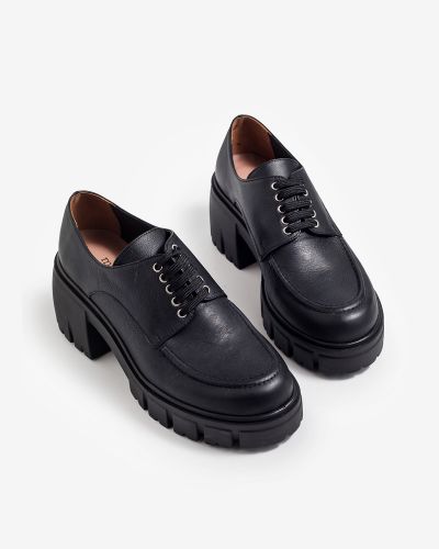 moustakis μαύρα δερμάτινα oxfords
