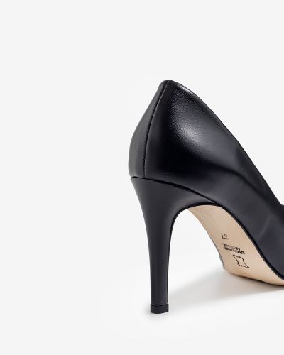 moustakis black leather pointed pumps