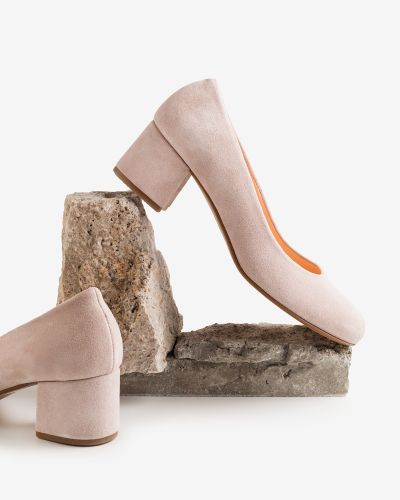 moustakis nude suede pumps