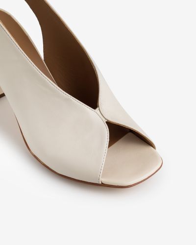 Paola Ferri εκρού δερμάτινα πέδιλα peep-toe