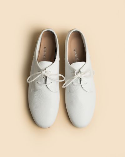 moustakis λευκά δερμάτινα oxfords