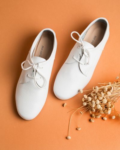 moustakis λευκά δερμάτινα oxfords