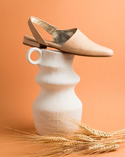 moustakis μπεζ δερμάτινα καρέ slingback flats
