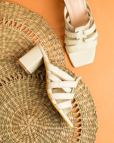 moustakis square-toe heeled mules in white leather