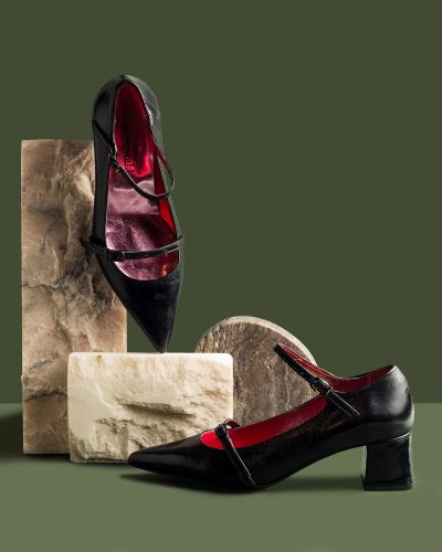 moustakis pointy low pumps in black leather