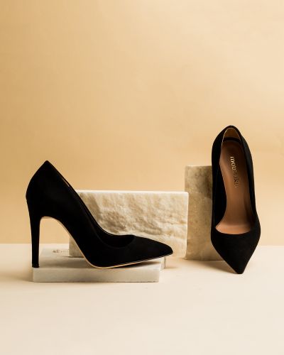 moustakis black suede pointed pumps