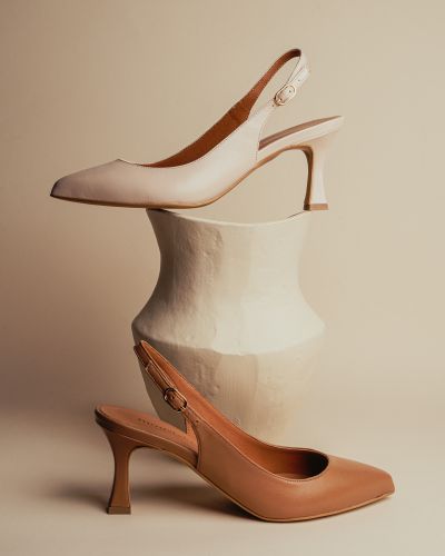 moustakis εκρού δερμάτινες γόβες slingback