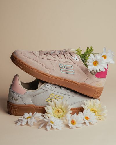 D. Franklin sneakers in baby blue suede